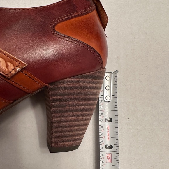 Elite Corkys Women’s Size 8 Vintage Look Marigold Double Strap Leather Shootie - Picture 10 of 11